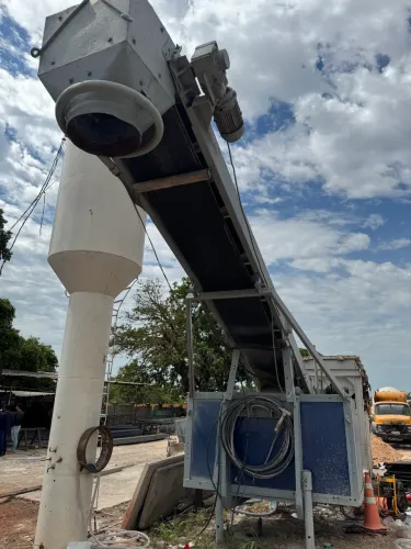 Concreteira rasga saco