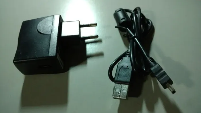 Fonte Usb Huawei Hs-050040e5 5v 400ma Com Cabo