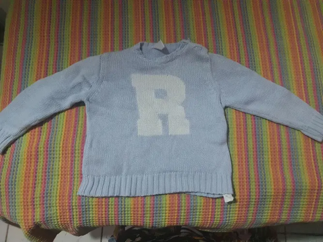 Casaquinho Infantil Azul com Letra R - 18 a 24 meses - 100% Algodão<br>