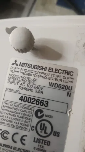 Projetor MITSUBISHI WD620U 4.000 LUMIENS