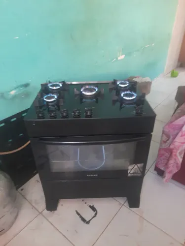 Vende-se fogão 5 bocas mesa de vidro atomatico