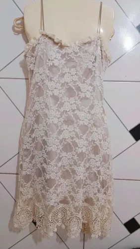 Vestido da marca fio jeitoso em renda e guipir