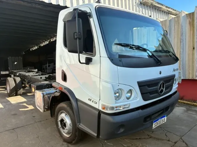Mercedes Accelo 815 ano 2022