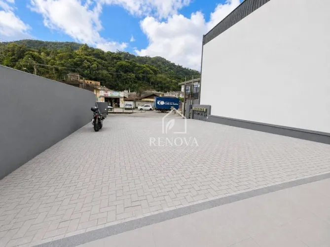 Loja Comercial Nova 67m² no Meudon  Primeira Locação em Avenida Principal