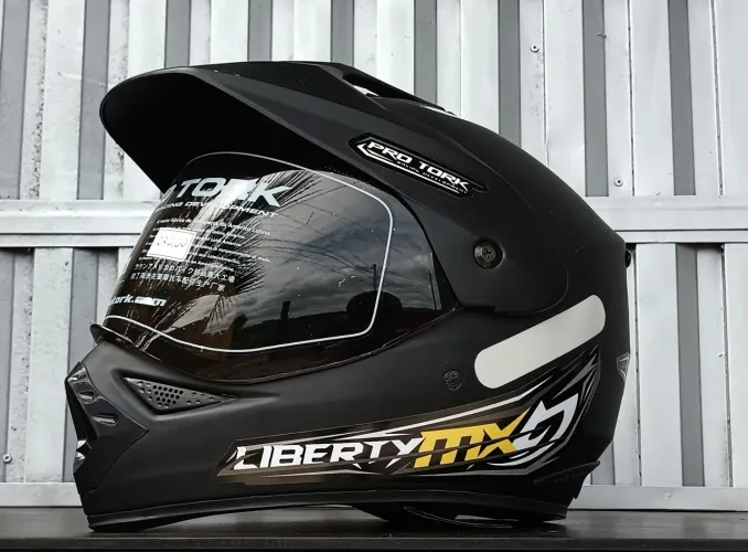 Capacete NOVO tamanho 59/60 fumê 