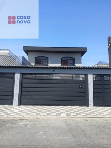 Sobrado com 250m², com 4 dormitórios para locação na Vila Sabrina !