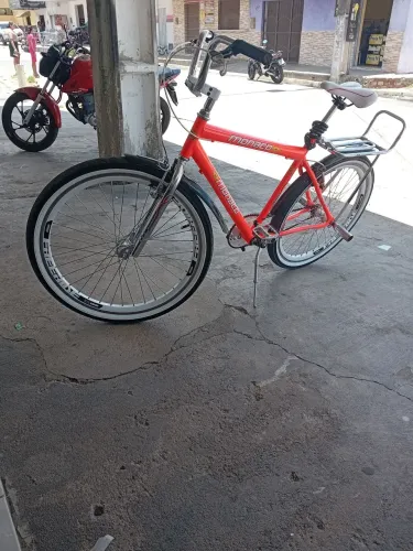 VENDE-SE BICICLETA MONTADA aro 26 COM DOCUMENTO SEME NOVA 