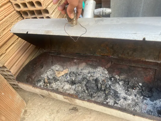 Churrasqueira grande de alumínio