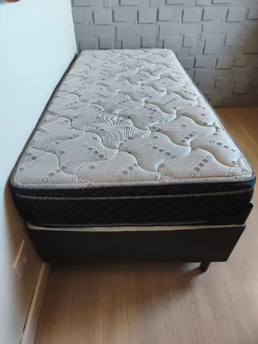 Cama box solteiro com colchão e cama auxiliar