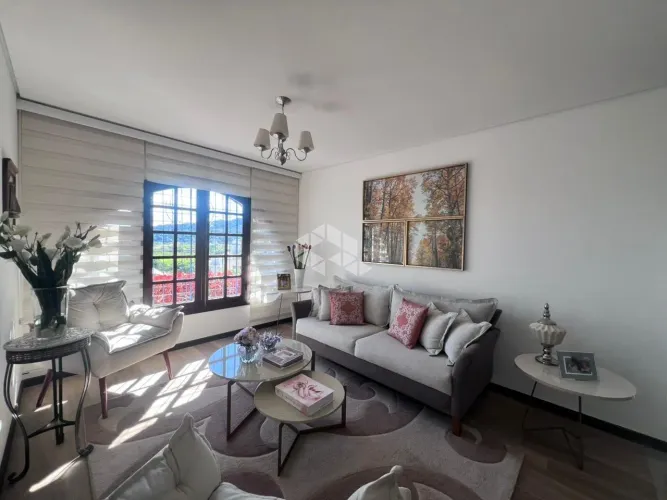 CASA COM 4 QUARTOS ÁREA VERDE E PISCINA NO SACO DOS LIMÕES - FLORIANÓPOLIS