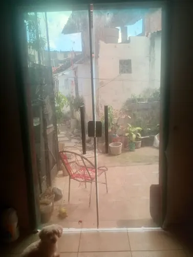 Porta de vidro duas bandas . 2,10 x 70 cada banda .