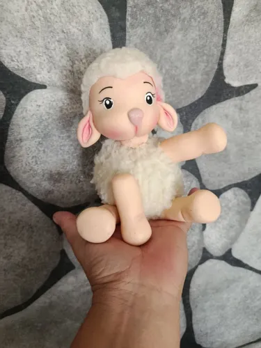 Topo de bolo ovelhinha em biscuit