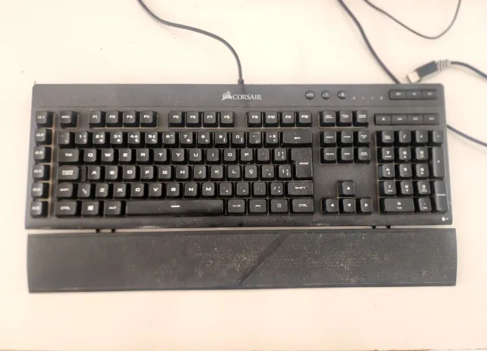 Teclado gamer corsair
