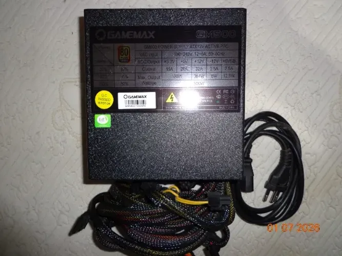 Fonte Gamer ATX 500W / GAMEMAX 80 Plus bronze / Semi-Nova!