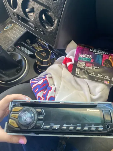 RÁDIO EM PERFEITO ESTADO