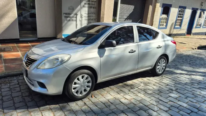 Nissan Versa S 1.6 16V Flex Fuel 4P Mec. 2013