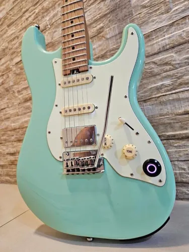 Guitarra Mooer GTRS S801 Surf Green 