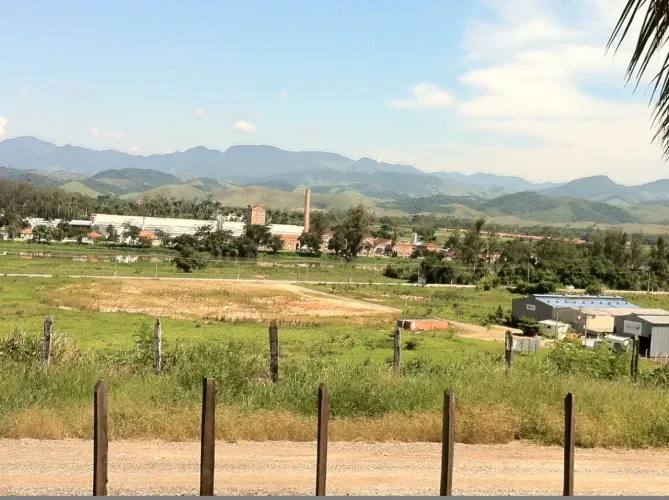 Área para venda com 154.421,58 m² na estrada Quatis Floriano - RJ
