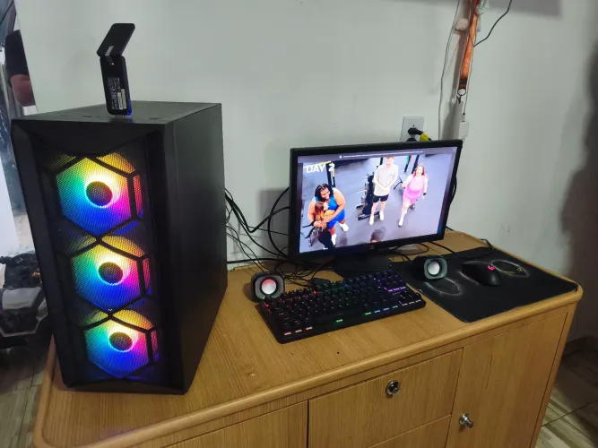 PC Gamer Completo com Monitor, Teclado e Mouse - i7 / RX 550