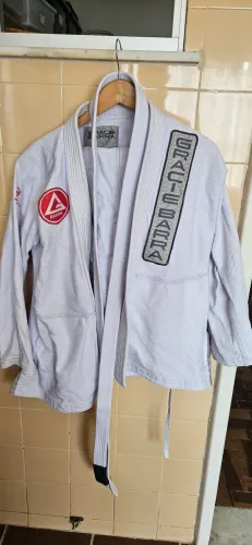 Vendo kimono Gracie Barra A1