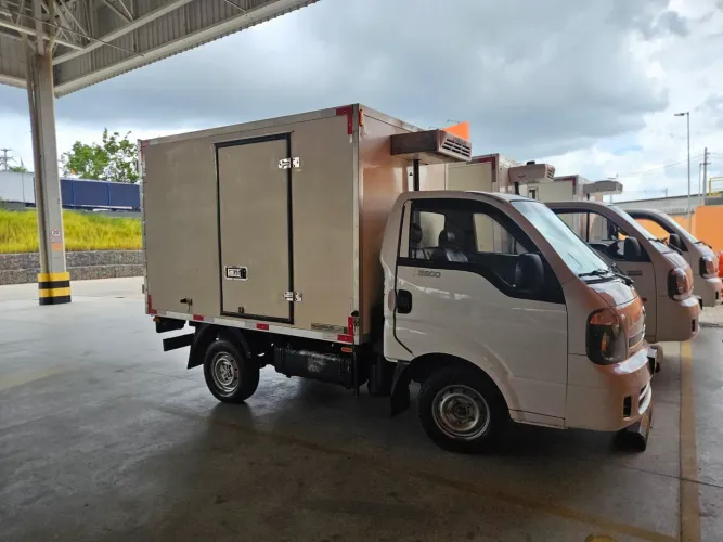 ALUGO BONGO REFRIGERADO PARA CARNAVAL 