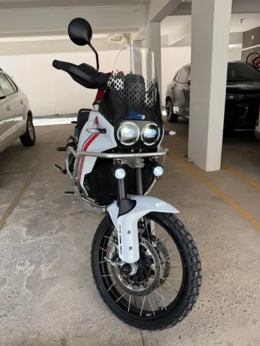 Ducati Desert X, 2024, Perfeito Estado, Único Dono, 1.655 KM, R$8.000 em acessórios