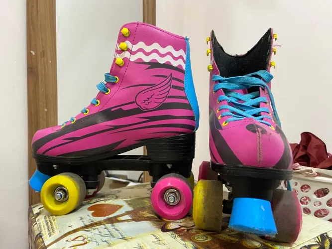 Patins adulto fem roller 4 rodas + protetores
