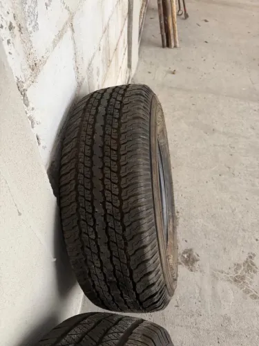 Vendo 5 rodas originais da L200 triton +5 Pneus aro 16
