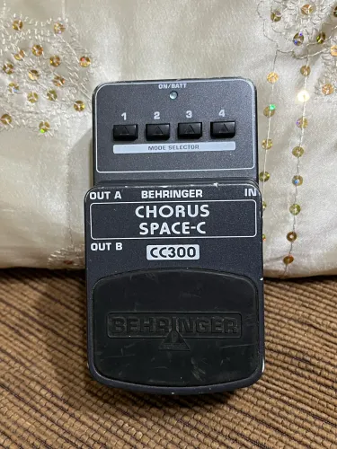 Pedal Chorus Space-C Behringer CC300