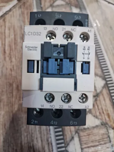Contator Schneider