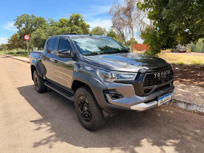 Toyota Hilux CD Gr-s 4X4 2.8 TDI Dies. Aut. 2024