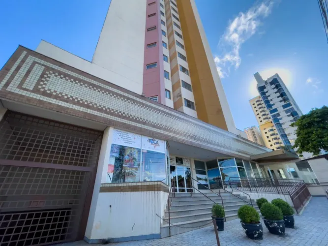 Apartamento para alugar no Edifício Castello Forte, Centro de Londrina