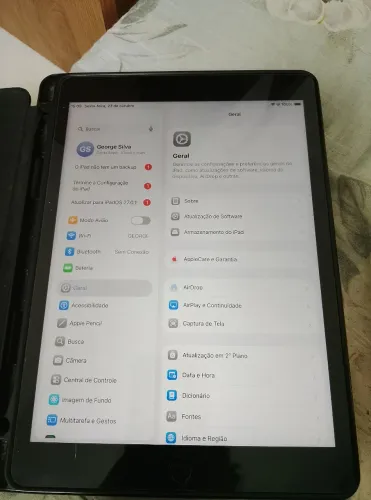 Vendo iPad Geração 9 completo com carregador e capa e teclado e mouse com ótima bateria 