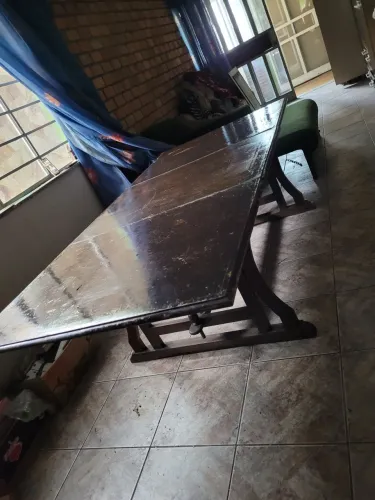 Mesa rústica em jacaranda