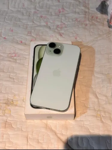iPhone 15 normal