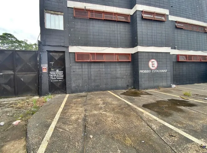 Galpão Industrial a venda com renda - Serraria