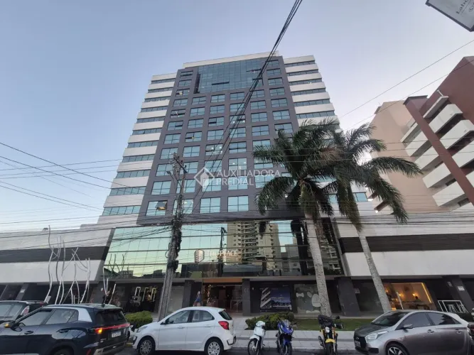 Sala Comercial no bairro Trindade- com 28,94m²- Fflorianópolis- SC