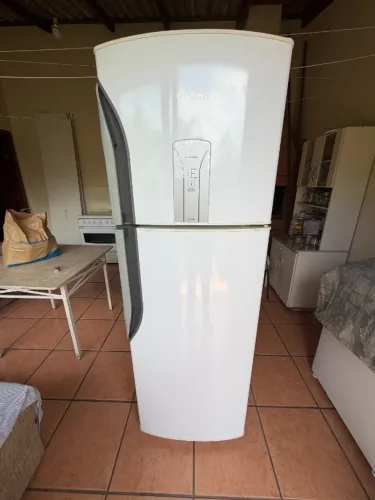 Geladeira Panasonic 387L