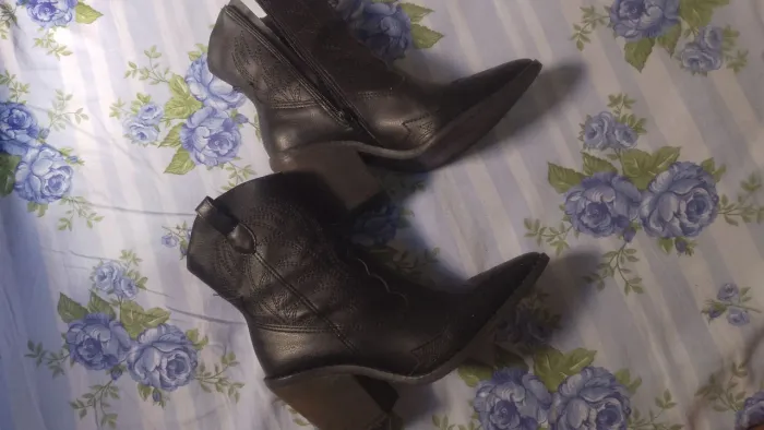 Botas usadas 2 vezes