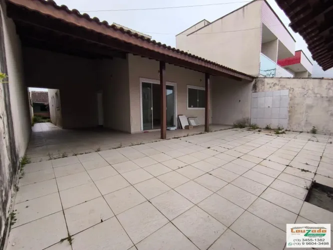 Sobrado para Locação em Peruíbe, Centro, 4 dormitórios, 3 suítes, 1 banheiro, 4 vagas