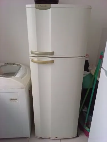 Geladeira para conserto