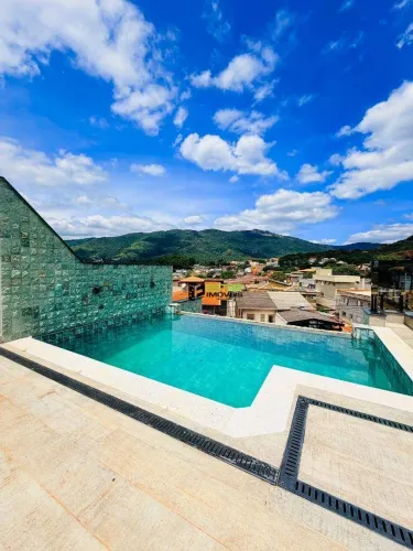 Casa Moderna Alto Padrão com Piscina Borda Infinita e Vista Permanente para a Pedra Grande