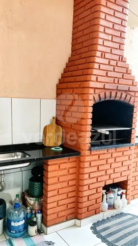 Casa com 3 quartos, suíte, área gourmet no Jardim Campos Verdes em Nova Odessa-SP.