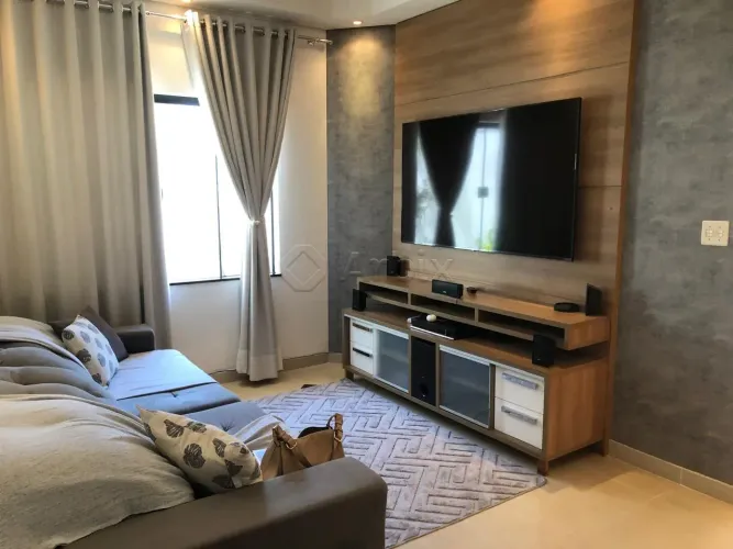 Casa térrea à venda no bairro Jardim Amélia em Americana/SP