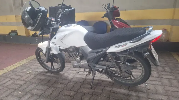 Vendo moto.150cc em dia.
