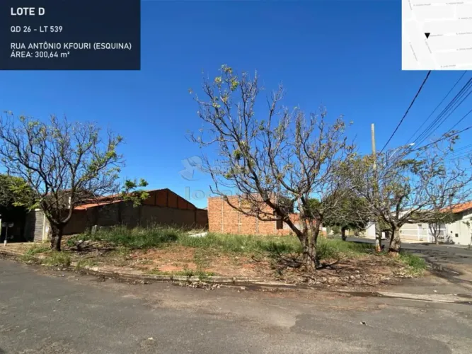Parque das Aroeiras II - Terreno de Esquina para Venda 300,64 m²