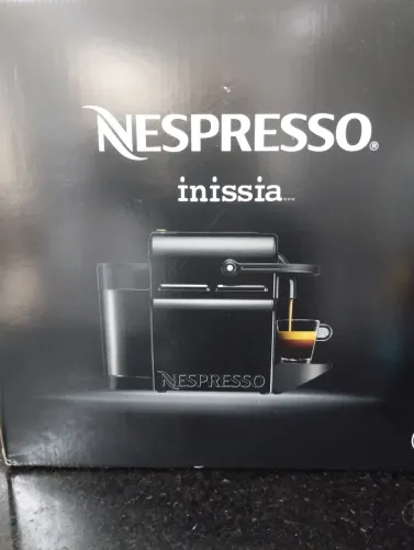 Nespresso Inissia semi nova