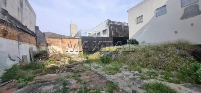 Terreno a venda no bairro de Santana, com 524m² com construção antiga.