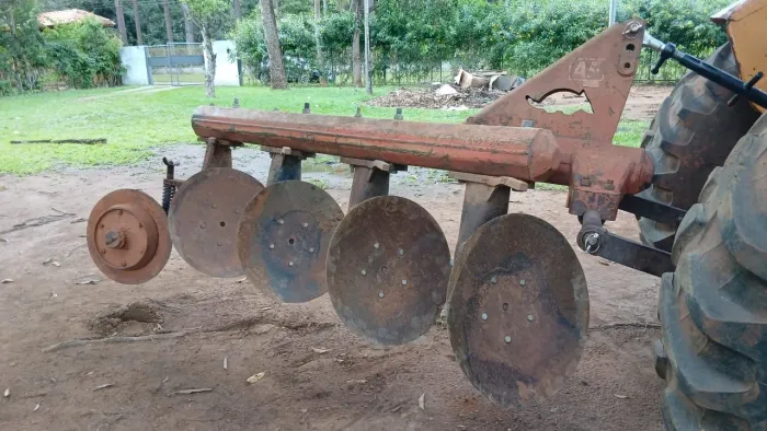 Arado tatu 4 disco 