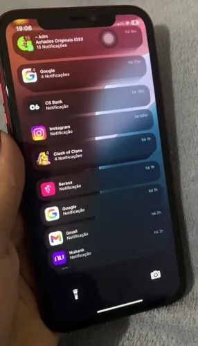 Troco iPhone XR red